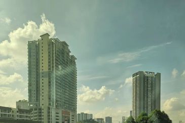 HOTEL & CAFE -Sell with business  4 Storey building Jalan Kelang Lama, Kuala Lumpur for sale 