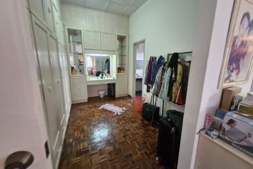 2 Storey Semi D @ SL8 Bandar Sungai Long For Sale