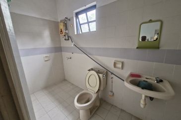 2 Storey Semi D @ SL8 Bandar Sungai Long For Sale