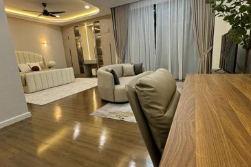 Persiaran Puncak Alam 6 