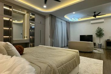 Persiaran Puncak Alam 6 