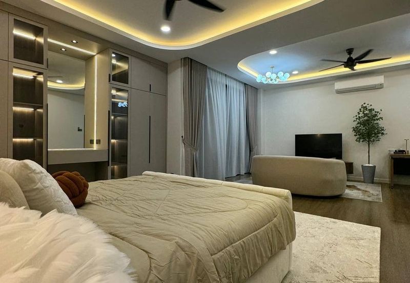 Persiaran Puncak Alam 6 