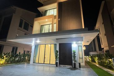 Persiaran Puncak Alam 6 