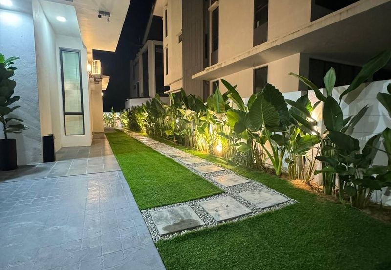 Persiaran Puncak Alam 6 