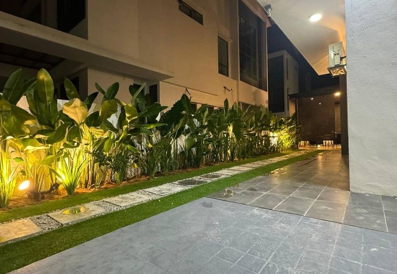 Persiaran Puncak Alam 6 