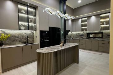 Persiaran Puncak Alam 6 