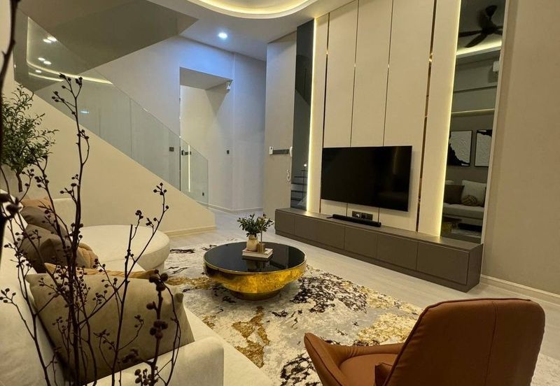 Persiaran Puncak Alam 6 