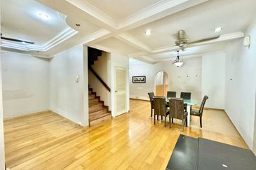 Jalan Suasana, Bandar Tun Hussein Onn