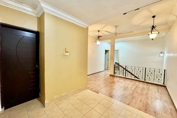 Jalan Suasana, Bandar Tun Hussein Onn