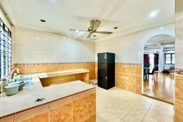 Jalan Suasana, Bandar Tun Hussein Onn