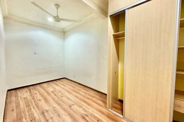 Jalan Suasana, Bandar Tun Hussein Onn