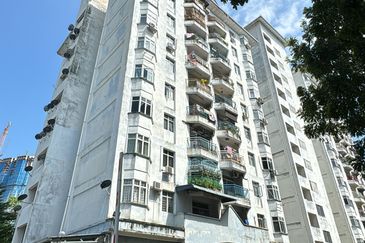 Tasik Heights Apartment