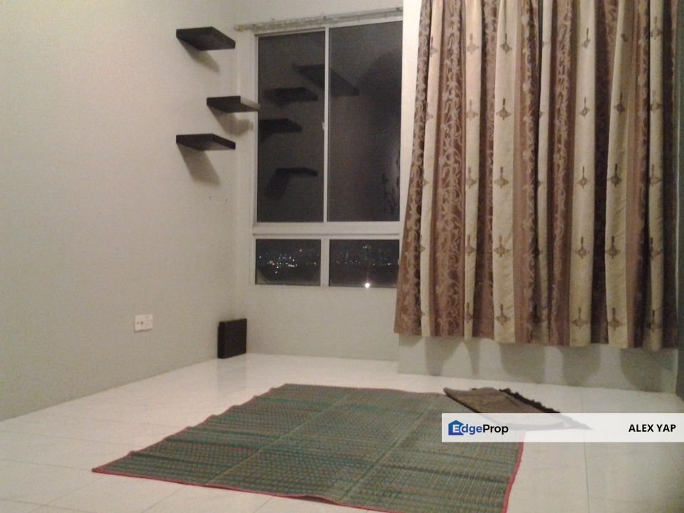 Cerrado Residence @ Southville City Bangi For Rent | Renovated | Near KTM Bangi Move in Condition | Fully-Furnished, Selangor, Bangi