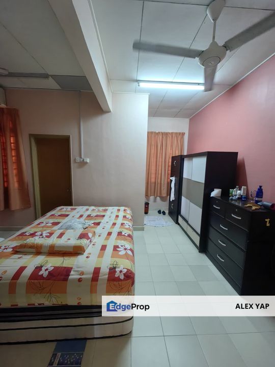 Bandar Bukit Puchong / Double Storey Terrace House Link / Freehold / Renovated Unit/ Basic Unit/ 18x65 sqft / Near Lotus & Aeon / 3 Bedroom 3 Bathroom, Selangor, Puchong