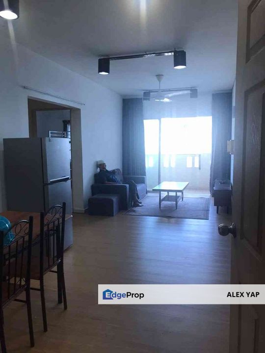 Good Condition | Laguna Biru 1 Residence For Sale | Renovated | Fully Furnished | Full Loan | 3 ROOMS 2 BATHROOMS | Available Now !, Selangor, Rawang