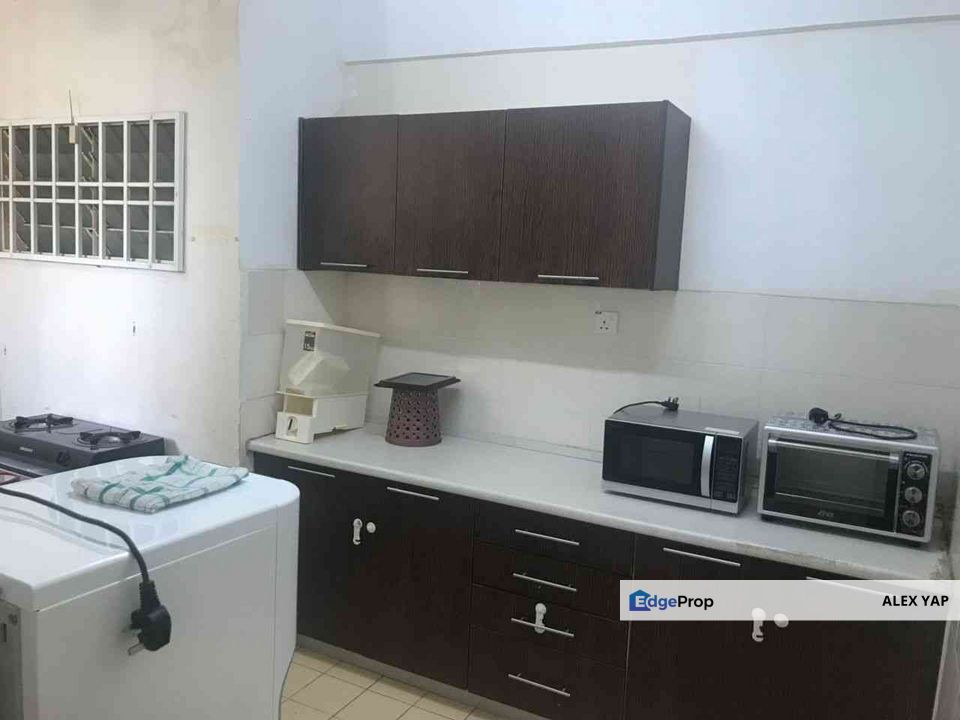 Good Condition | Laguna Biru 1 Residence For Sale | Renovated | Fully Furnished | Full Loan | 3 ROOMS 2 BATHROOMS | Available Now !, Selangor, Rawang