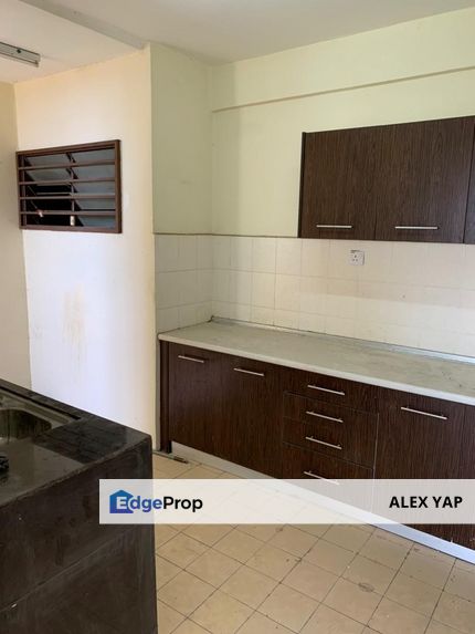 Good Condition | Laguna Biru 1 Residence For Sale | Renovated | Fully Furnished | Full Loan | 3 ROOMS 2 BATHROOMS | Available Now ! LOW DOWNPAYMENT, Selangor, Rawang