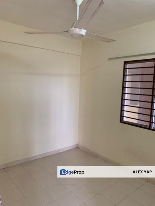 Good Condition | Laguna Biru 1 Residence For Sale | Renovated | Fully Furnished | Full Loan | 3 ROOMS 2 BATHROOMS | Available Now ! LOW DOWNPAYMENT, Selangor, Rawang