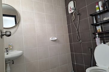 De Bayu Apartment @ Setia Alam