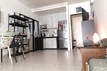 De Bayu Apartment @ Setia Alam