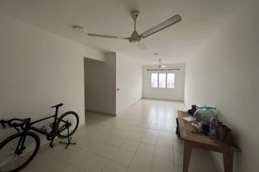 De Bayu Apartment @ Setia Alam