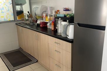 Zeta DeSkye Residence