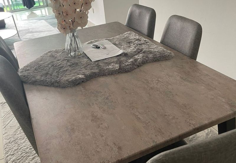 Zeta DeSkye Residence