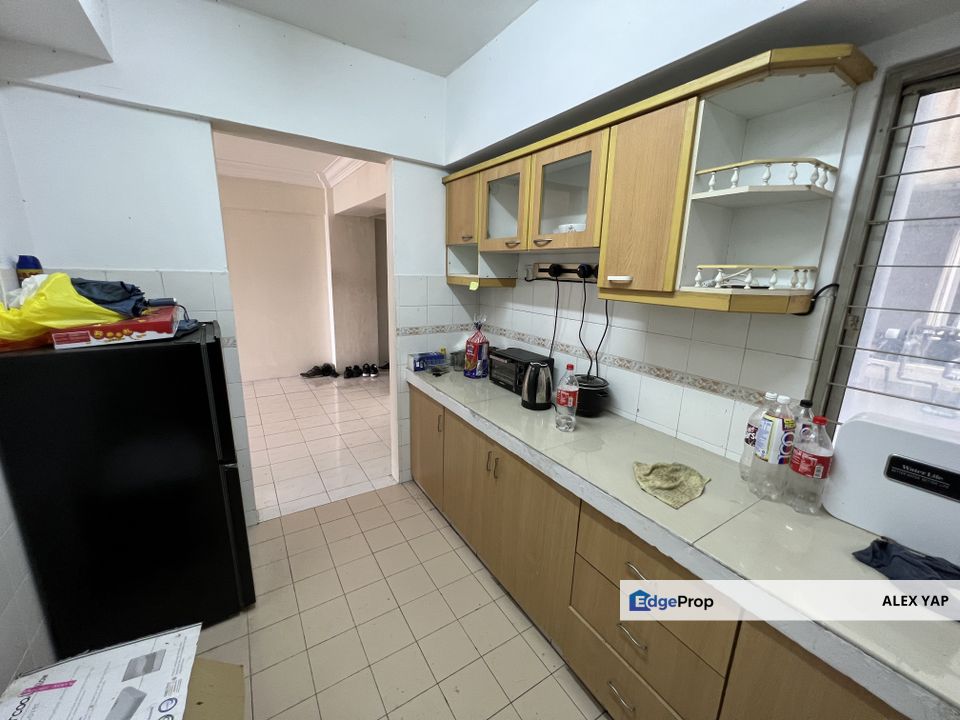 Below Market Vista Saujana Apartment For Sale | 100% Full Loan | Low Downpaymet | Near LRT Wawasan | GOOD ROI | 3 ROOMS 2 BATHROOMS , Kuala Lumpur, Kepong