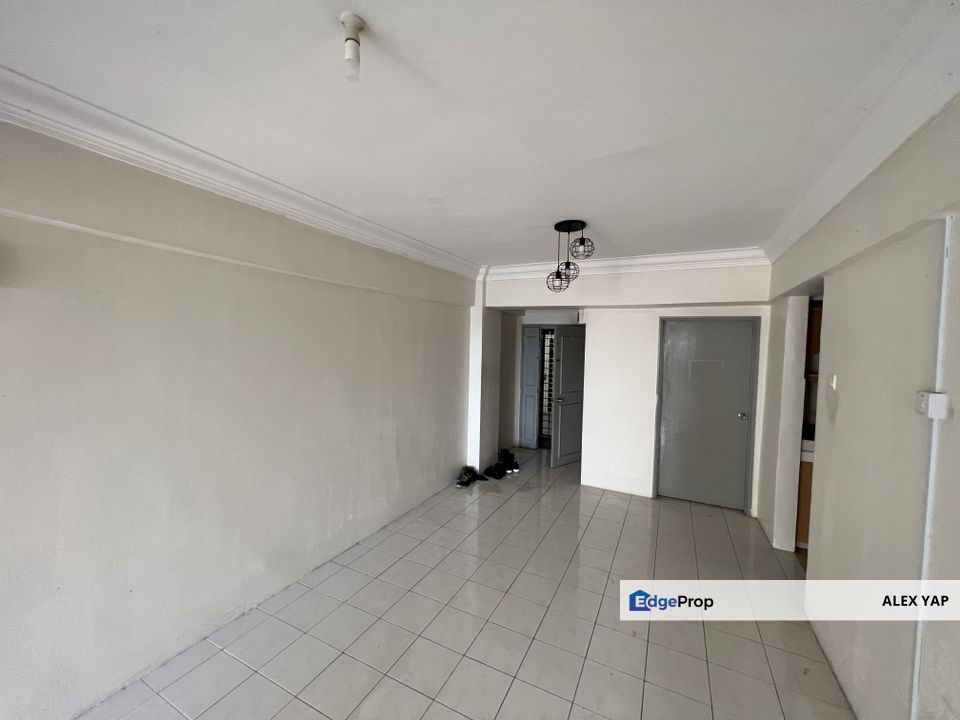Below Market Vista Saujana Apartment For Sale | 100% Full Loan | Low Downpaymet | Near LRT Wawasan | GOOD ROI | 3 ROOMS 2 BATHROOMS , Kuala Lumpur, Kepong