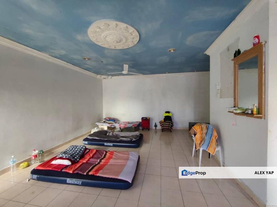 Move in Condition | Taman Sungai Besi Indah Townhouse @ Seri Kembangan For Sale | Level 2 | 3 ROOMS 3 BATHROOMS | Available Now, Selangor, Seri Kembangan