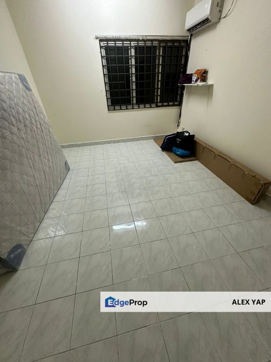 Available Now | SD Tiara Apartment For Sale  | Renovated | Freehold | 3 ROOMS 2 BATHROOMS | Available Now, Selangor, Bandar Sri Damansara