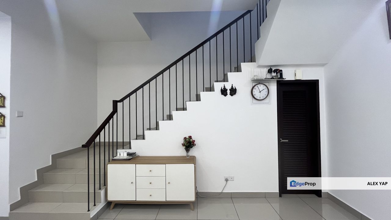 Good Condition | NEW Double Storey Taman Purta Prima For Sale | Renovated | 22x75 | Low Density | Freehold | Extended Kitchen, Selangor, Puchong