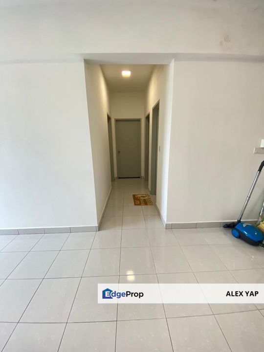 Tiara South Apartment / Semenyih / Freehold / Strata / Full Loan 100% / 2 Carpark/ Partially Furnished / Facing Greenery View / Low Floor / Sale/Jual , Selangor, Semenyih