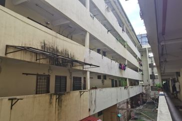 Pangsapuri Putra Raya