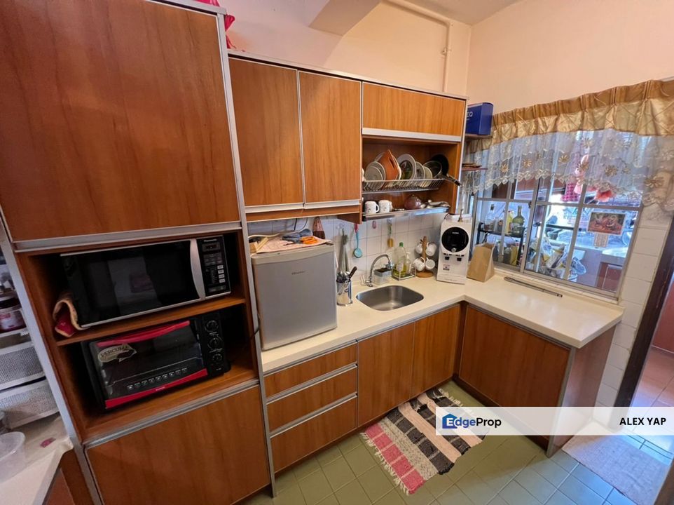  Meadow Park 3 / Jalan Klang Lama / Freehold / Full Loan 100% / Strata Title / Facing Pool View / Middle Floor / Renovated Unit / Sale / Jual , Kuala Lumpur, Jalan Klang Lama (Old Klang Road)