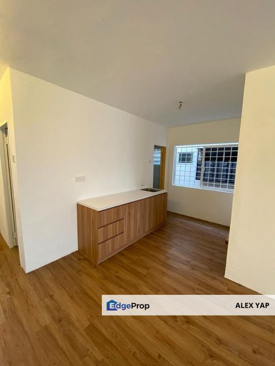 Low Cost! Newly Renovated! Lestari Apartment @ Damansara Damai ! Brand new! , Selangor, Damansara Damai