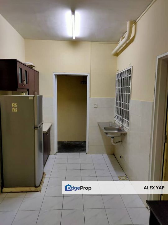 Apartment Vista Impiana/ Seri Kembangan/ Non Bumi Lot/ 100% Full Loan/ Many Unit on Hand/ Sale, Selangor, Seri Kembangan