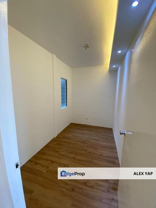 Apartment Lestari/ Damansara Damai/ Good Condition Unit/ Low Deposit/ Non Bumi Lot/ Full Renovation/ Sale, Selangor, Damansara Damai