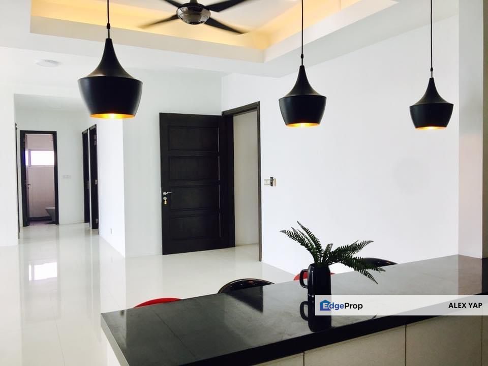 USJ One Avenue/ USJ Subang Jaya/ Corner Unit/ Non Bumi Lot/ 2 carparks/ Middle Floor/ Partially Furnished, Selangor, USJ