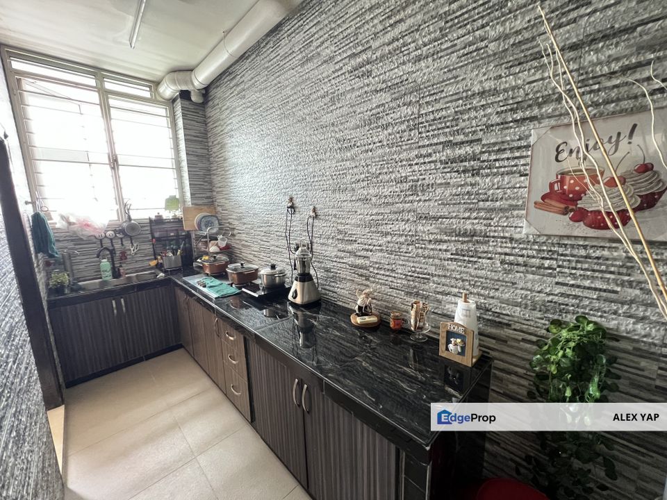 USJ One Avenue/ USJ Subang Jaya/ Non Bumi Lot/ Block A/ Middle Floor/ Fully Renovated/ Fully Furnished, Selangor, USJ