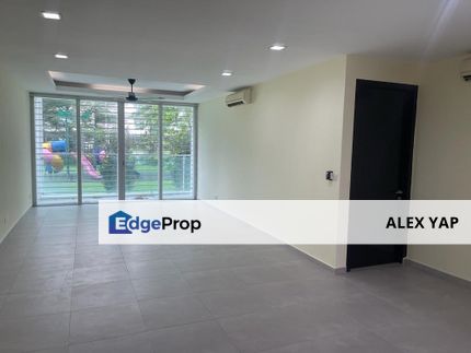 USJ One Avenue / Subang Jaya / Ground Floor Unit/ Non Bumi Lot/ 2 Carparks/ Partially Furnished/ Sale, Selangor, USJ