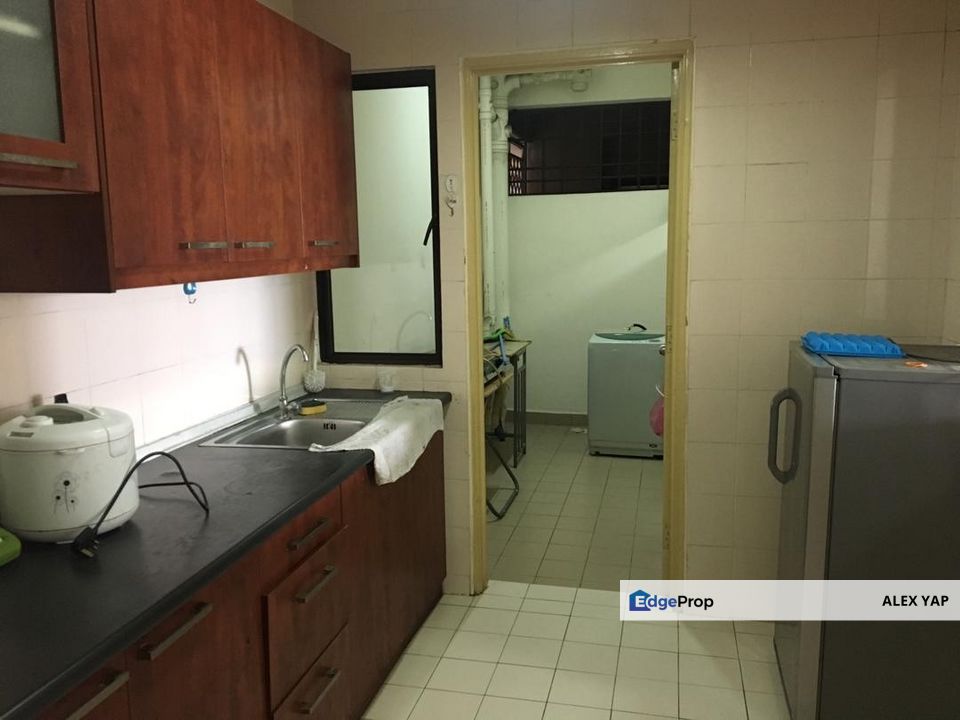 Condominium Royal Domain/ Sri Putramas 2/ Freehold/ Non Bumi Lot/ Fully Furnished/ Facing Pool View/ Block B1/ Sale, Kuala Lumpur, Dutamas