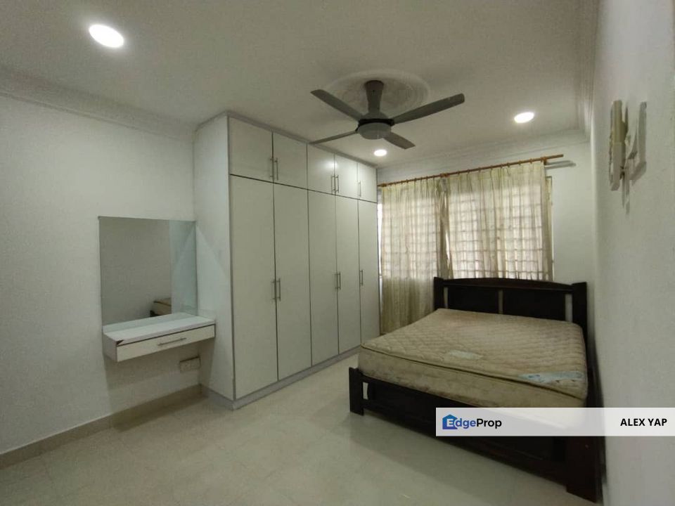 Condominium Banjaria Court/ Batu Caves/ 100% Full Loan/ Non Bumi Lot/ Low Floor/ Block B/ Renovated Unit/ Sale, Selangor, Batu Caves 