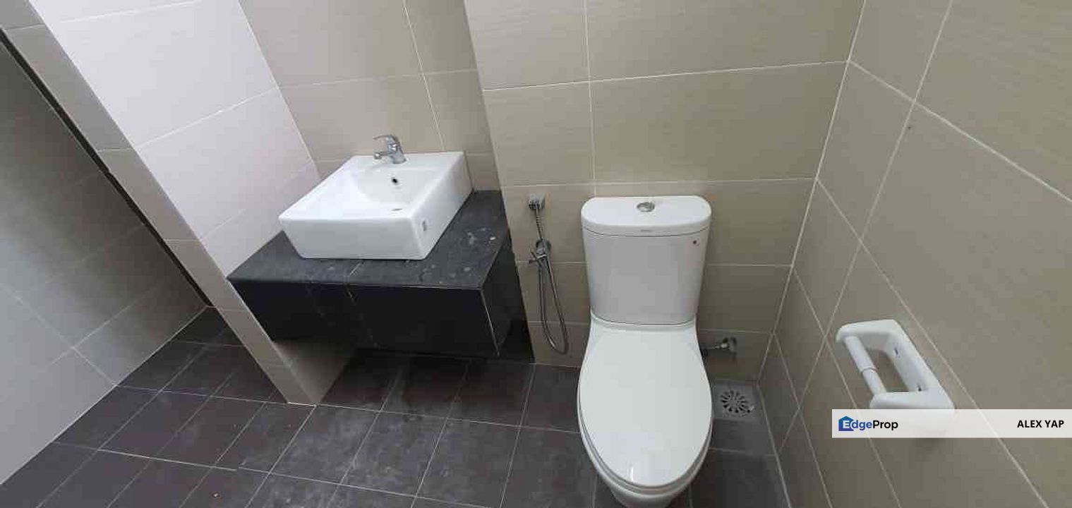 M Residence/ Super Link, 2 Strorey Terrace House/ Non Bumi Lot/ Facing North East, Selangor, Rawang