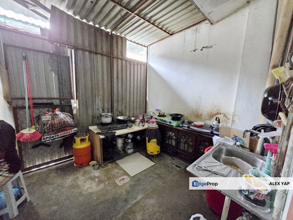 Single Storey Terrace House/ Bandar Sri Damansara/ Freehold/ Non Bumi Lot/ Basic Unit/ 20 x 65 sf/ Sale, Selangor, Bandar Sri Damansara