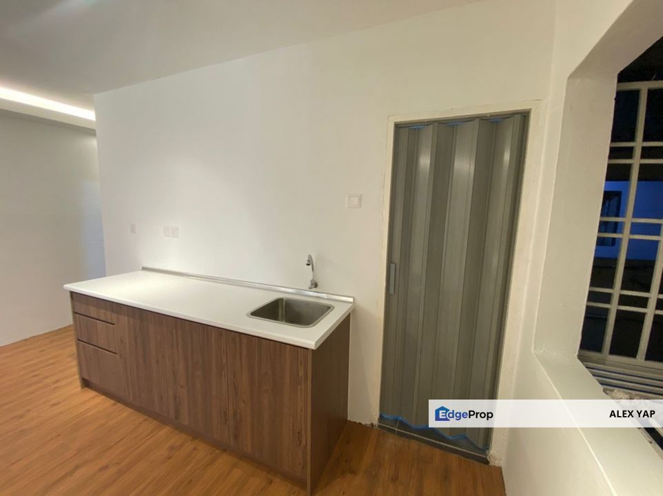 Idaman Apartment/ Damansara Damai/ Full Renovation/ Low Deposit/ Low Floor/ Good Roi/ Sale, Selangor, Damansara Damai