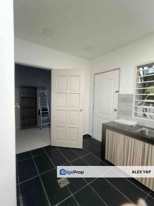 Acacia Park/ Terrace House/ Bandar Tasik Puteri Rawang/ Non Bumi Lot/ Fully Renovation/ Full Extended Kitchen/ Sale, Selangor, Rawang