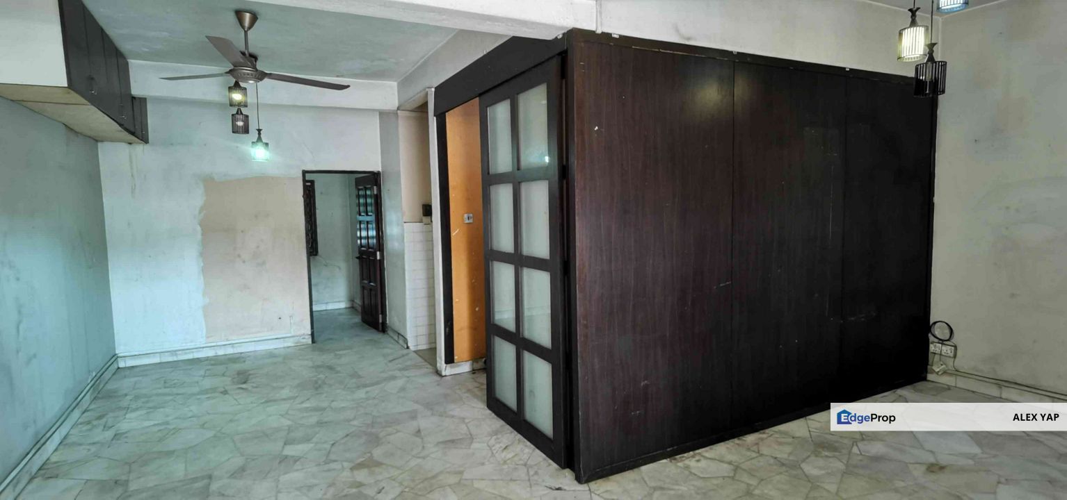 Kepong/ Double Storey Terrace House/ End Lot Unit/ Extended Backyard/ Sale, Kuala Lumpur, Kepong