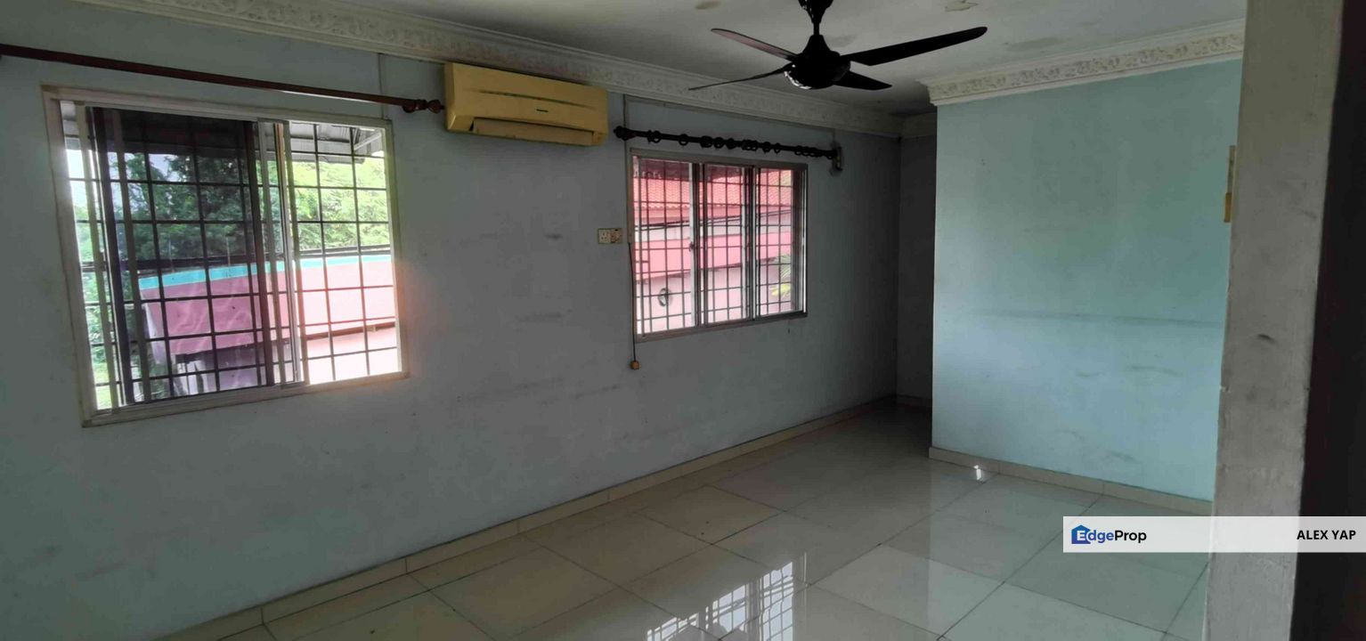 Kepong/ Double Storey Terrace House/ End Lot Unit/ Extended Backyard/ Sale, Kuala Lumpur, Kepong