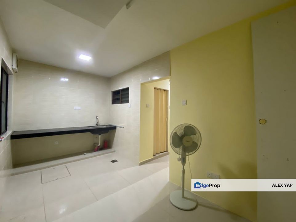 Taman Kantan Permai/ Kajang/ Double Storey Terrace House/ Fully Renovated/ Fully Extended Kitchen/ Plaster Ceiling/ Sale, Selangor, Kajang